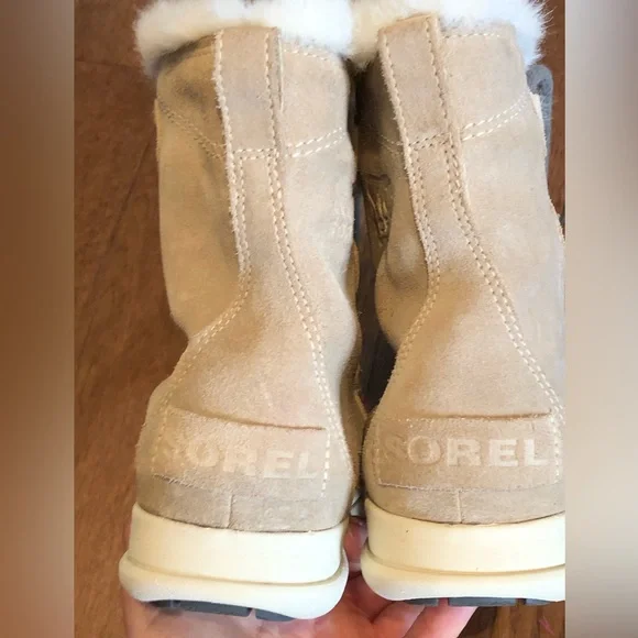 SOREL s6 suede boots Faux fur trim Very warm Only worn a couple times Waterproof - Picture 5 of 9
